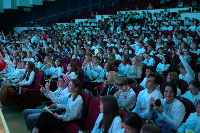 В российских школах начинаются еженедельные профориентационные занятия «Россия — мои горизонты» - фото 1