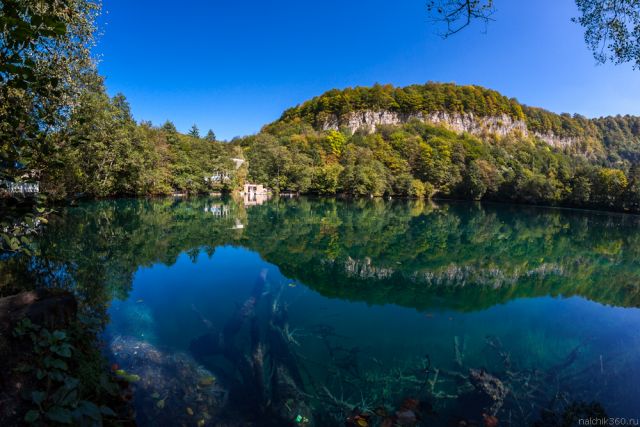 Голубое озеро считается самым глубоководным озером на земном шаре. - фото 3