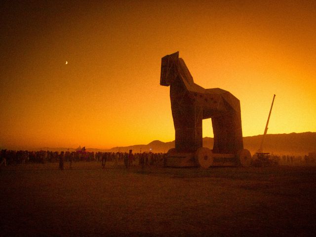 Вечный Огонь. Burning Man в стране пустынного сюра - фото 23