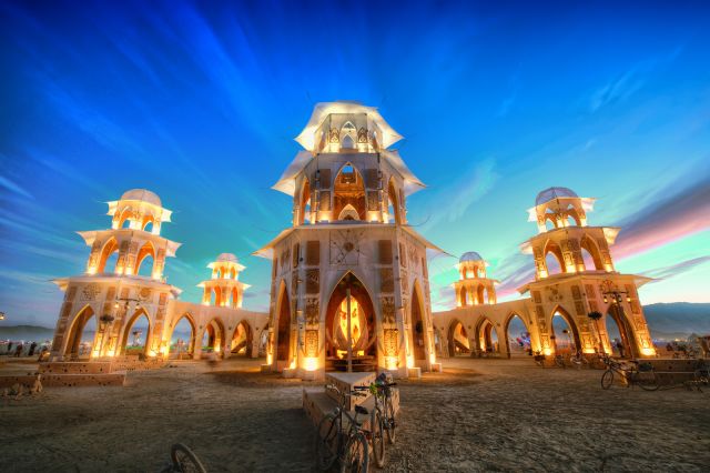 Вечный Огонь. Burning Man в стране пустынного сюра - фото 100