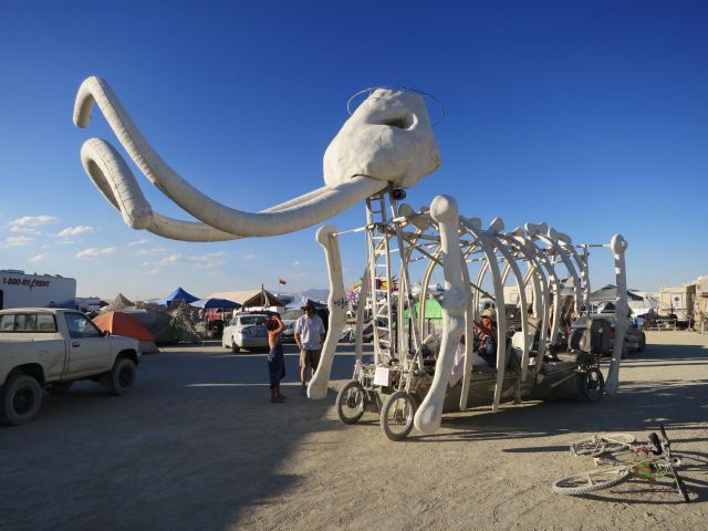 Вечный Огонь. Burning Man в стране пустынного сюра - фото 82