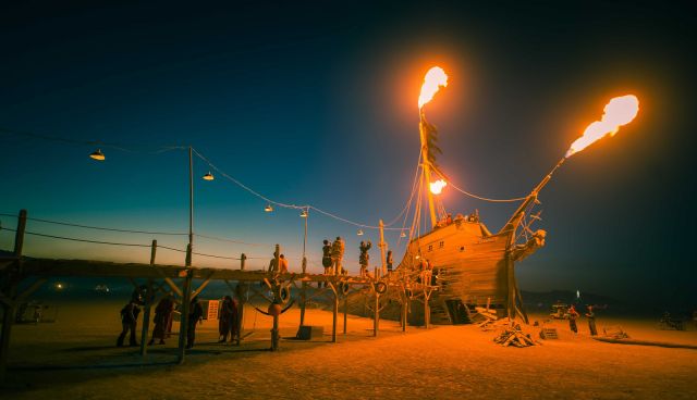 Вечный Огонь. Burning Man в стране пустынного сюра - фото 103