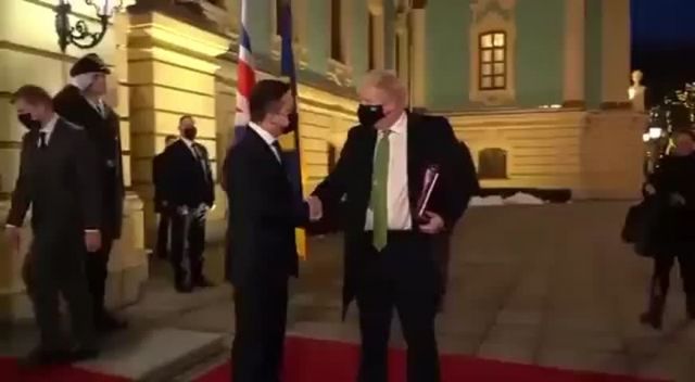 Премьер-министр Великобритании Борис Джонсон прибыл с визитом в Киев - фото 1