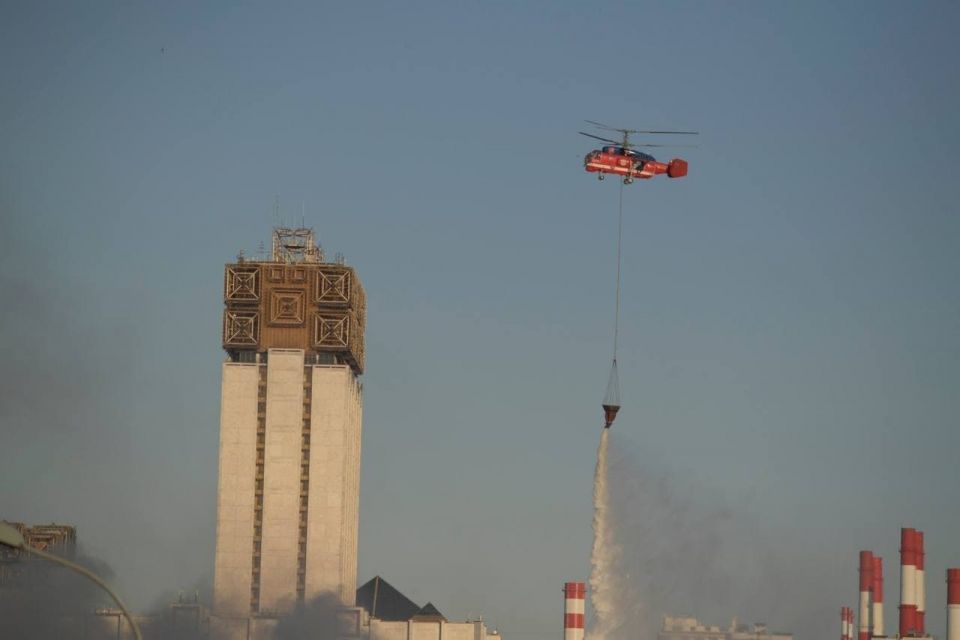 Взрывы и пожар на складе пиротехники в Москве (ФОТО, ВИДЕО) - фото 5