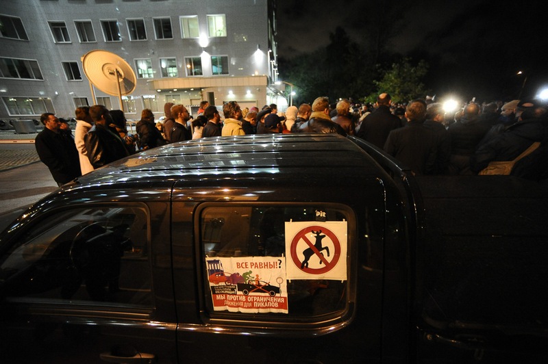 Платные парковки в Москве: ЗА — правительство, против — "охреневшие" автомобилисты - фото 7