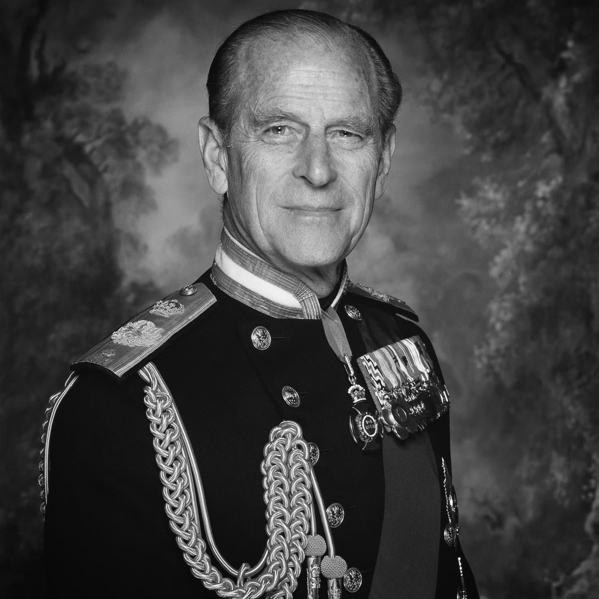 Умер принц Филип, муж королевы Елизаветы II. Ему было 99 лет - фото 1