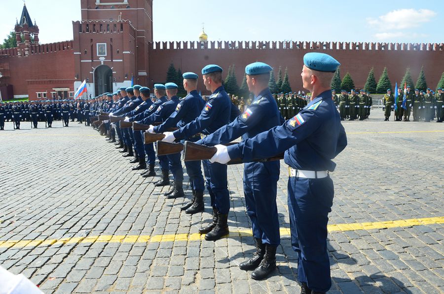 Вдв на красной площади