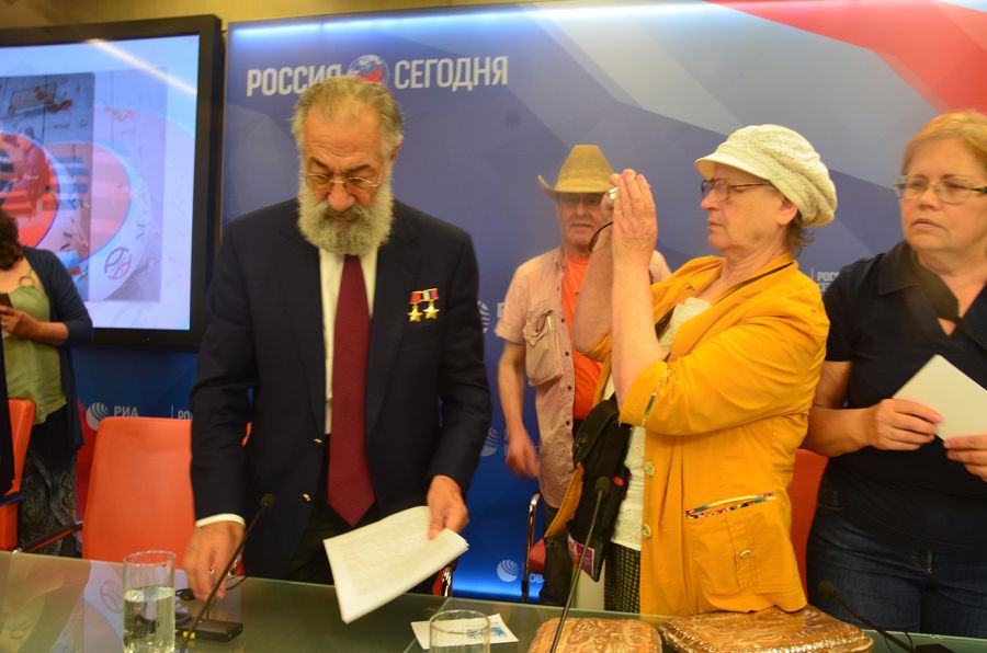 Триколор на дне: Юбилей знаменитой экспедиции "Арктика-2007" глазами "ЭкоГрада" (ФОТО, ВИДЕО) - фото 11