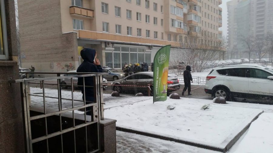 Взрыв в Санкт-Петербурге рядом с библиотекой - фото 1