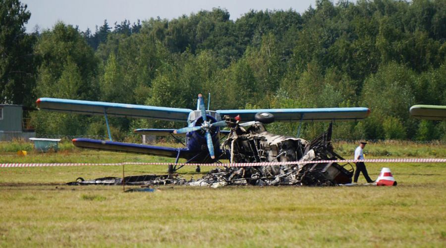 На показательных выступлениях под Балашихой разбился Ан-2 (ВИДЕО) - фото 1