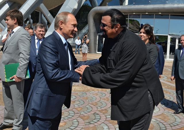 Стивен Сигал пошёл по пути Депардьё - фото 5