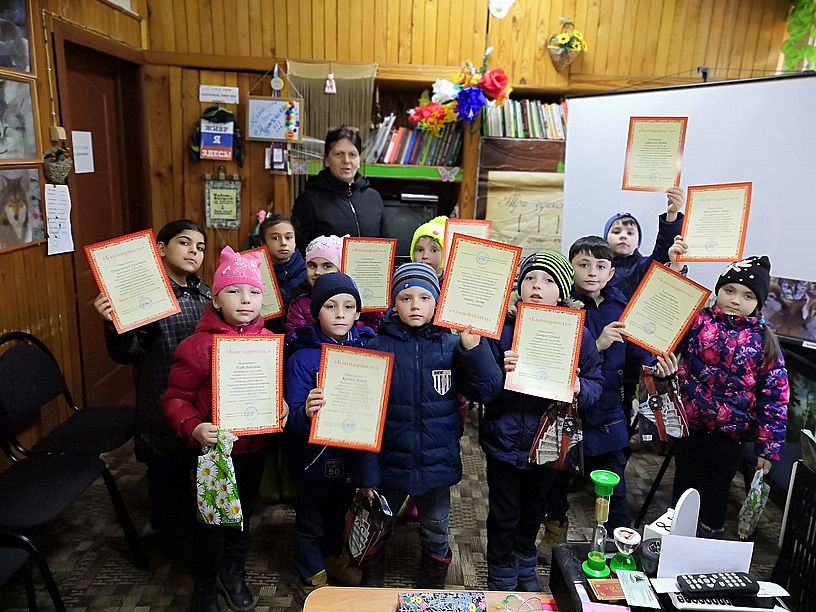 Смоленская детвора подготовила подарки для птиц - фото 1