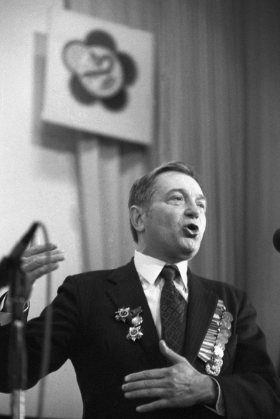 Парад Победы и съемочная площадка Владимира Леонидовича Гуляева - фото 10