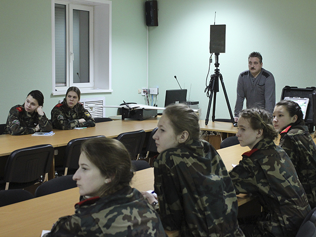 Кадеты «лесного» 10 класса 16-й школы города Твери посетили с экскурсией Тверской лесопожарный центр - фото 4