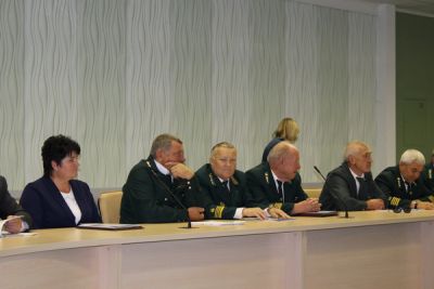 Губернатор Брянской области Александр Богомаз поздравил работников лесной отрасли с профессиональным праздником - фото 1