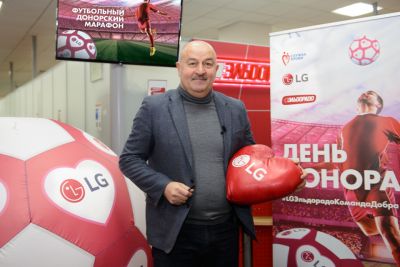 Футбольный День донора LG и «Эльдорадо»  при участии Станислава Черчесова, Андрея Ещенко и Ксении Коваленко - фото 1