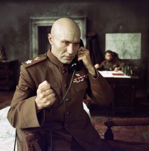 "И после непременной бани, Чист перед Богом и тверёз, Взял да и умер он всерьёз — Решительней, чем на экране", - Высоцкий в память Василия Макаровича Шукшина - фото 1