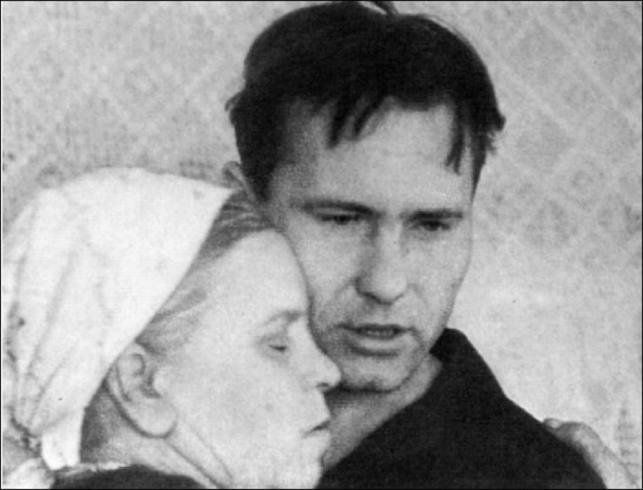 "И после непременной бани, Чист перед Богом и тверёз, Взял да и умер он всерьёз — Решительней, чем на экране", - Высоцкий в память Василия Макаровича Шукшина - фото 11