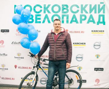 Синие шары, символизирующие Воду России, проехали по всему маршруту большого Московского велопарада - фото 1