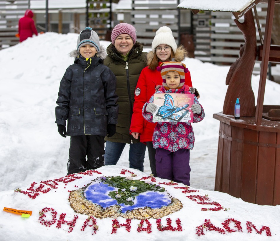 Снежный холст: более 700 москвичей в поддержку птиц создали съедобные картины - фото 10