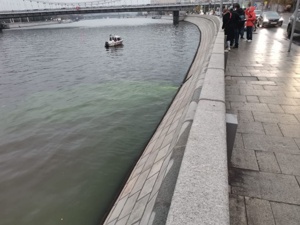 Москву-реку лишили кислотно-зелёного окраса - фото 2