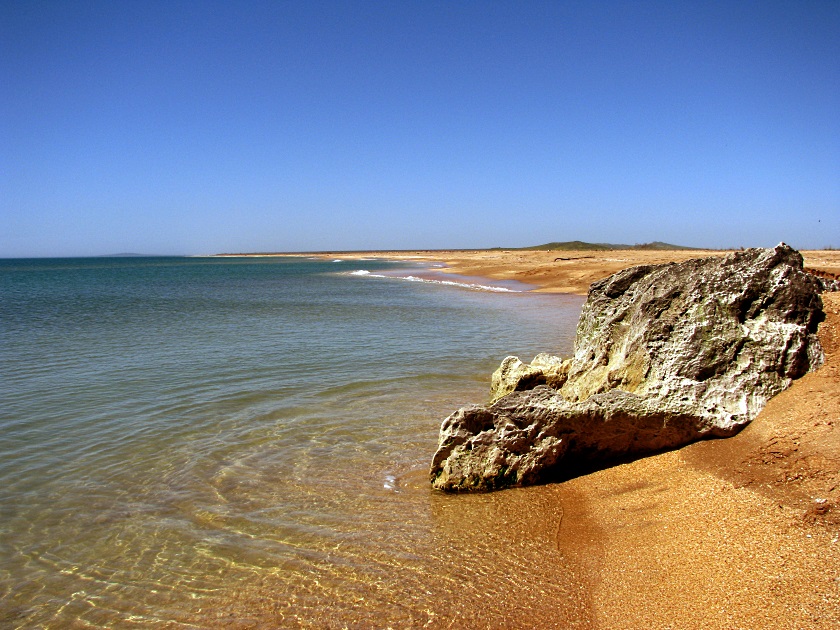 Мыс Опук-золотой песок и скалы-корабли - фото 41