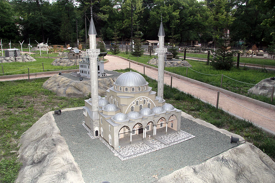 Бахчисарайский парк "Крым в миниатюре" - фото 10