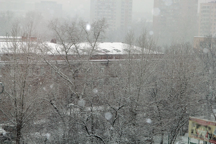 В Москве идёт снег - фото 1