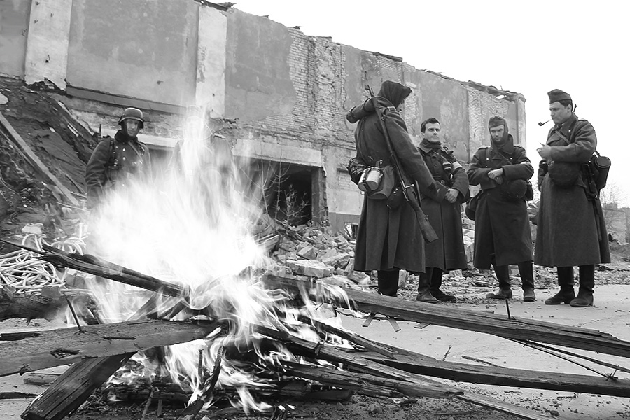 Реконструкция одного из эпизодов Сталинградской битвы - фото 34