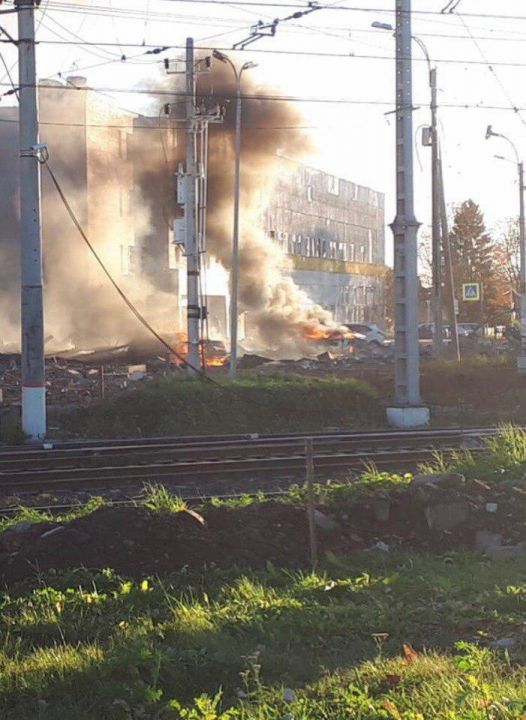 Взрыв на заводе пиротехники в Гатчине, есть жертвы (ФОТО, ВИДЕО) - фото 11