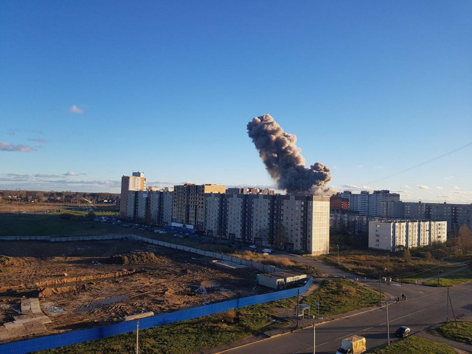 Взрыв на заводе пиротехники в Гатчине, есть жертвы (ФОТО, ВИДЕО) - фото 2