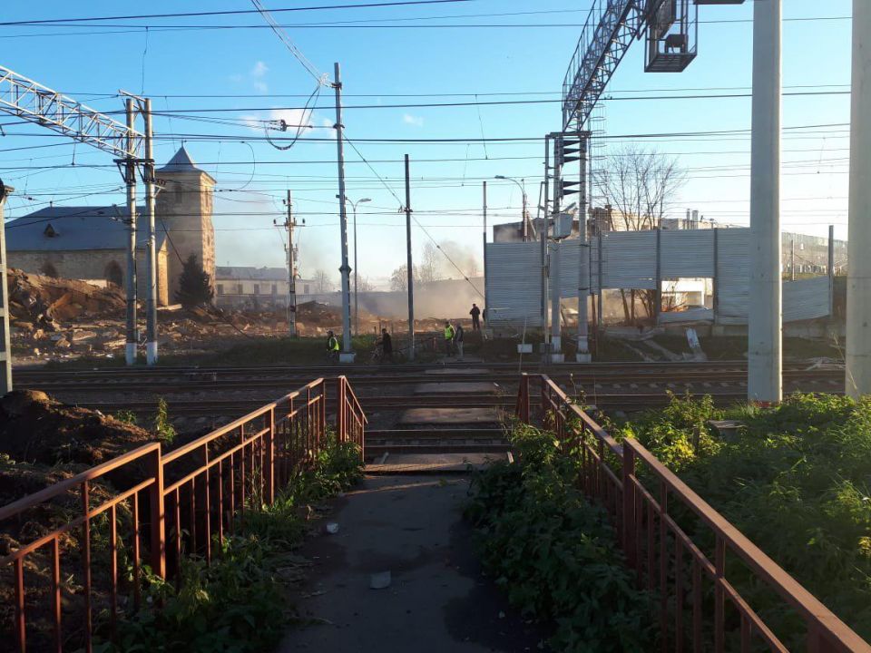 Взрыв на заводе пиротехники в Гатчине, есть жертвы (ФОТО, ВИДЕО) - фото 13