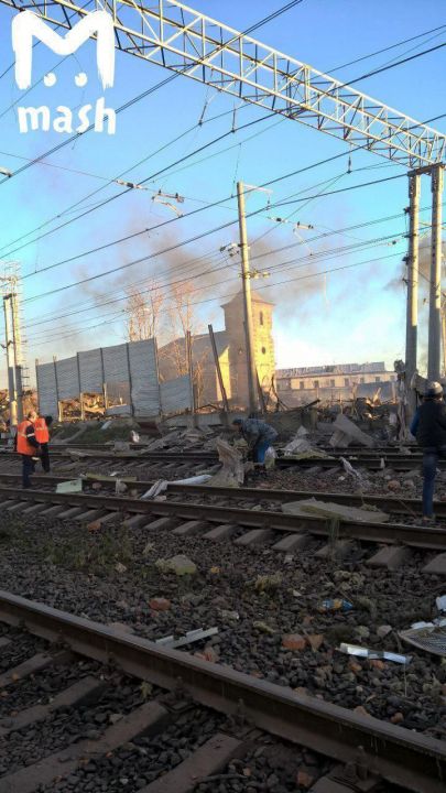 Взрыв на заводе пиротехники в Гатчине, есть жертвы (ФОТО, ВИДЕО) - фото 7