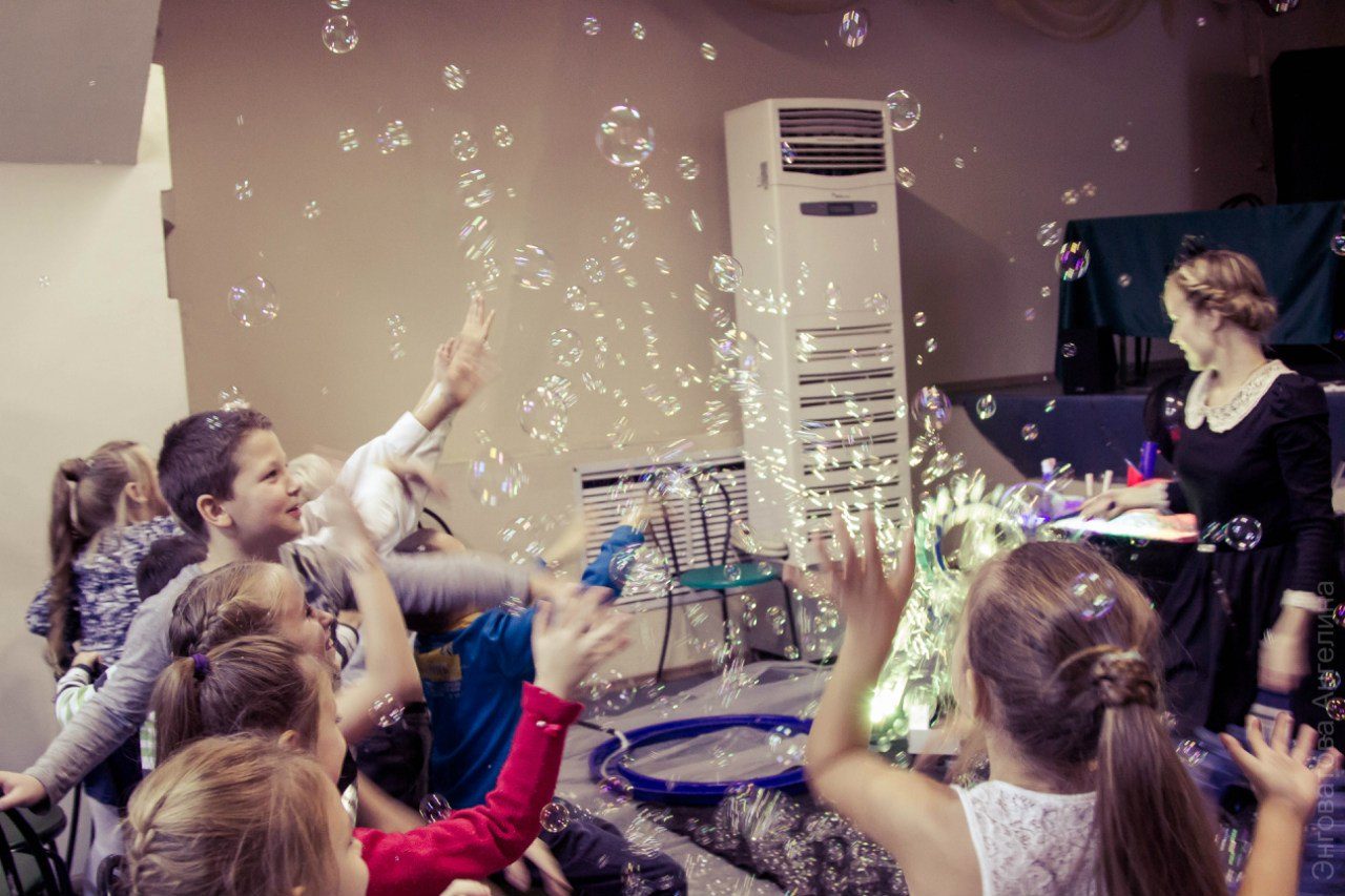  "Мэри Поппинс" о шоу "мыльных пузырей и детском празднике. - фото 29
