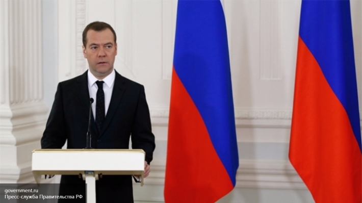 1461298459 medvedev-predlozhil-sdelat-kom