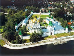  Прогулки по Костроме: город памятников, кино и сказок - фото 1