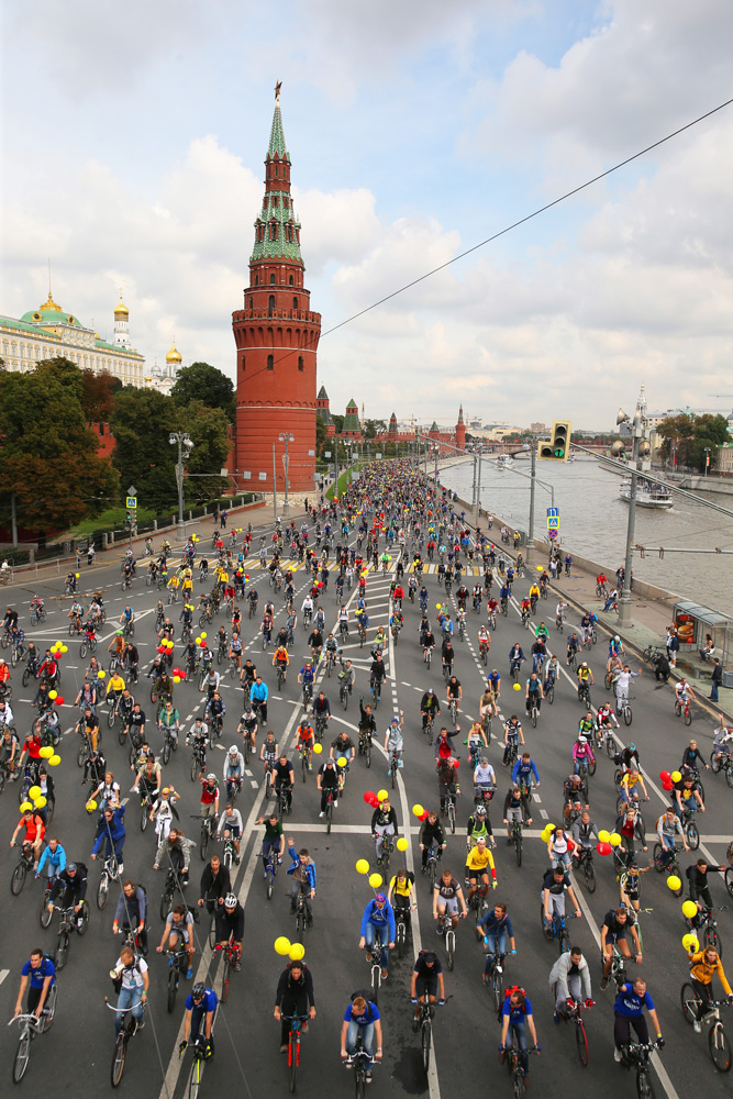  Москвичи отметили День города на велосипедах - фото 6