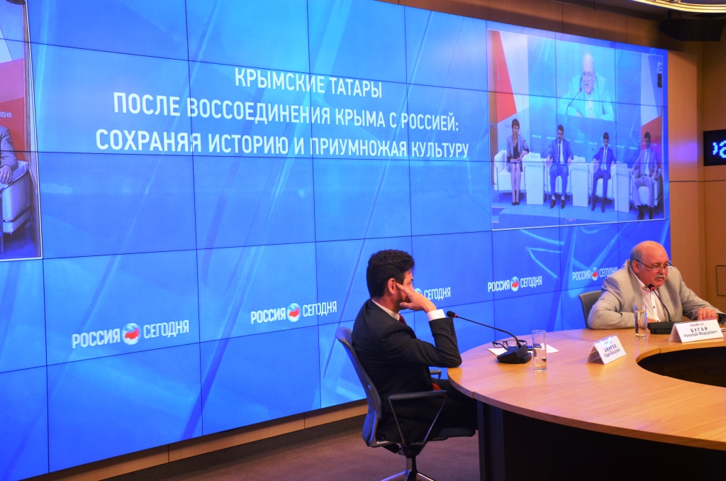  «Нас не разделят»: в ходе видеомоста Москва — Симферополь обсудили актуальные вопросы жизни крымских татар после воссоединения Крыма с Россией - фото 9