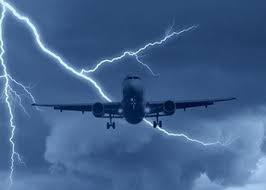  Молния ударила в пассажирский самолёт во время посадки в Шереметьево - фото 1