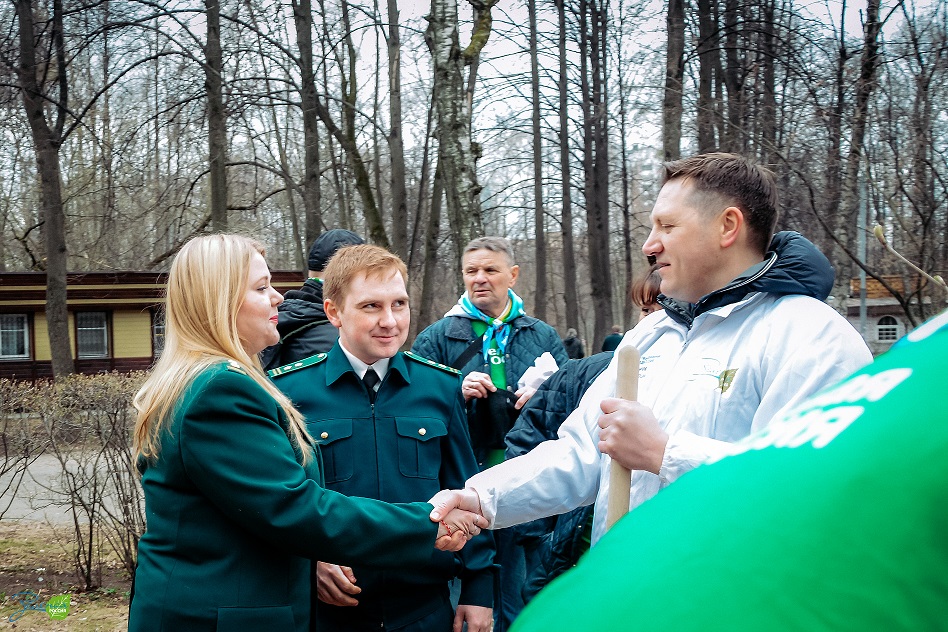 Участие во Всероссийском экологическом субботнике "Зелёная весна" - фото 13