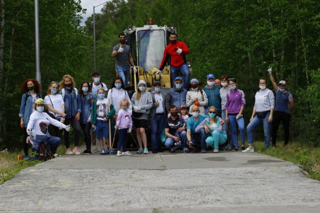 В Когалыме прошла экологическая акция «Это не наш мусор, но наш город» - фото 2