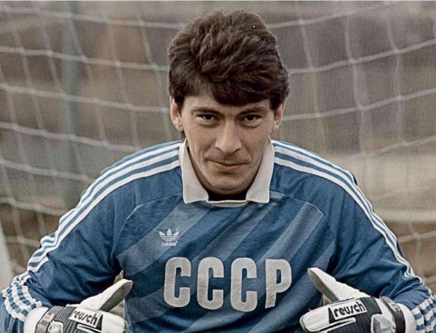 Акинфеев "побил"  Дасаева  - фото 2