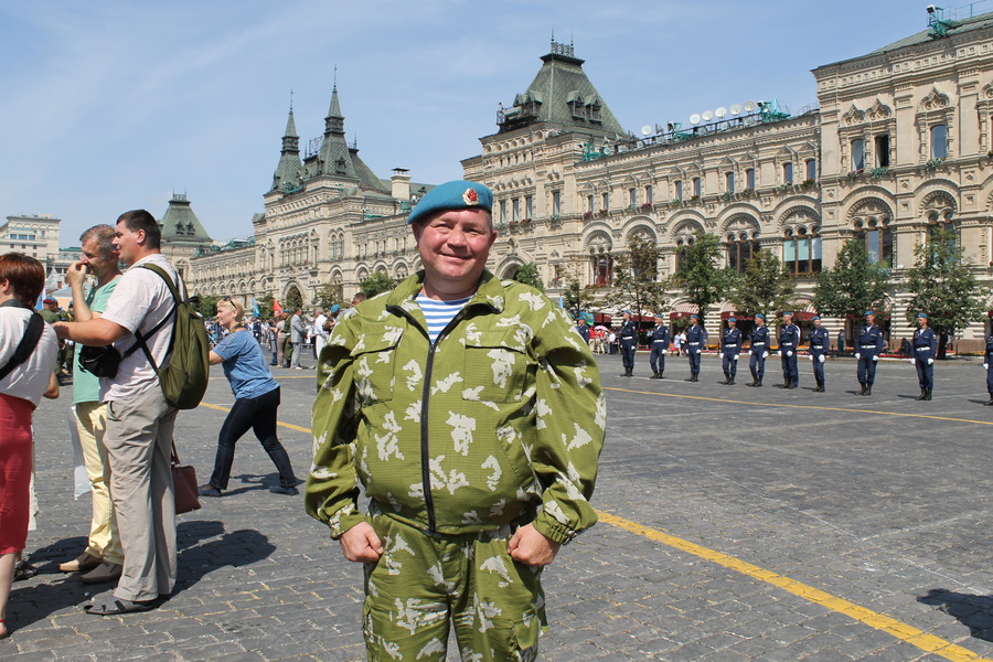 День ВДВ: Крестный ход и мордобой  в прямом эфире  - фото 7