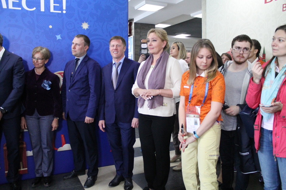 ЧМ-2018: Вежливые люди в оранжевой экипировке и с широкой улыбкой вышли на улицы Москвы   - фото 3