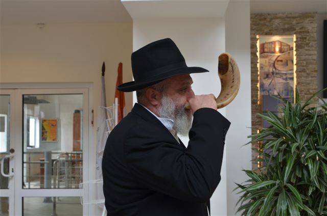 Главный раввин России Берл Лазар поздравил еврейскую общину с Рош ашана - фото 1