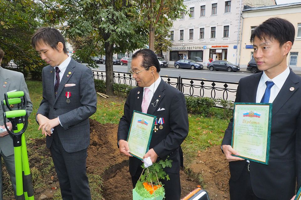 «ЭкоГрад»: японцы посадили в Москве рощу ради улучшения отношений с Россией - фото 10