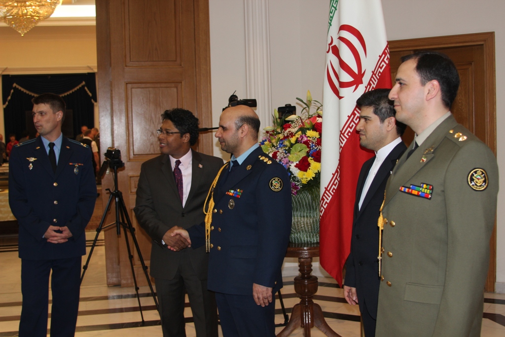  В Москве главы военных атташе поздравили иранских коллег с Днем Вооруженных сил  - фото 13
