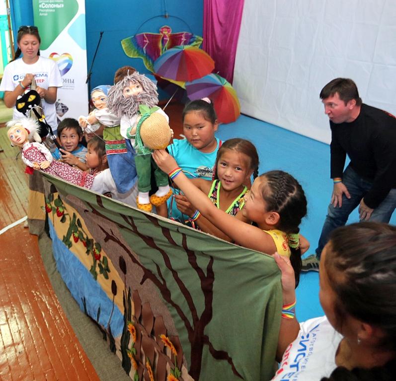  Благотворительный фестиваль корпоративных волонтерских театров приглашает детей на кукольные спектакли - фото 4