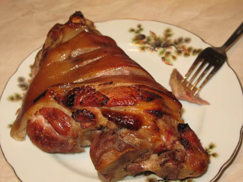 Как приготовить самую сочную и самую вкусную свиную рульку