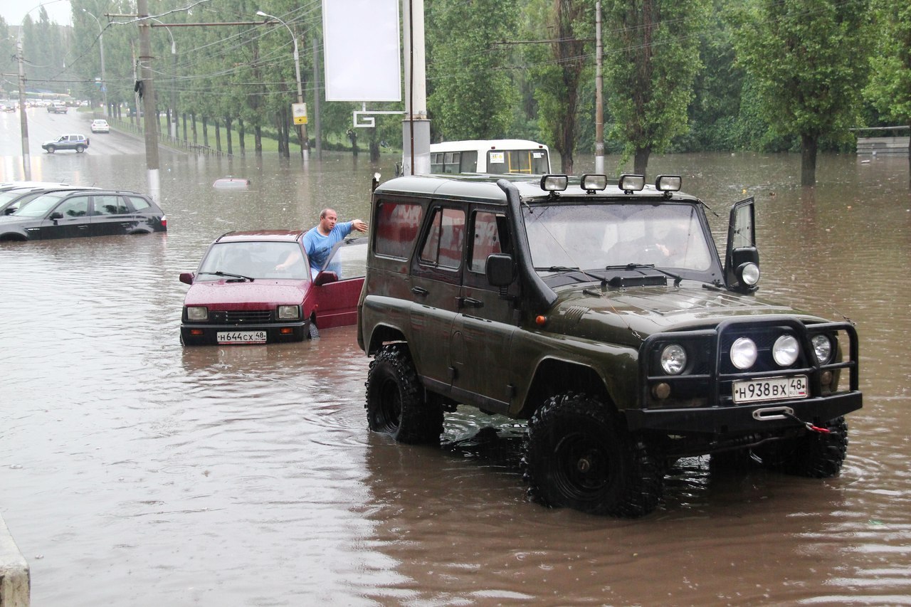 Машина липецк. Утопленный Липецк авто.